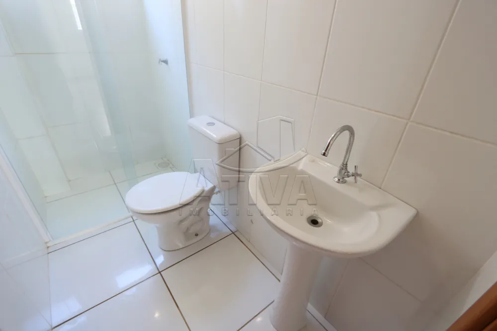 Alugar Apartamento / Padr&atilde;o em Toledo R$ 1.250,00 - Foto 11