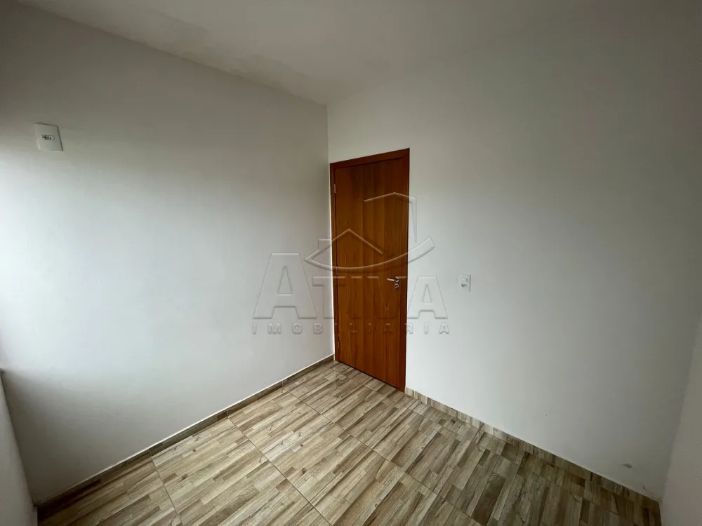 Alugar Casa / Padr&atilde;o em Toledo R$ 1.350,00 - Foto 1