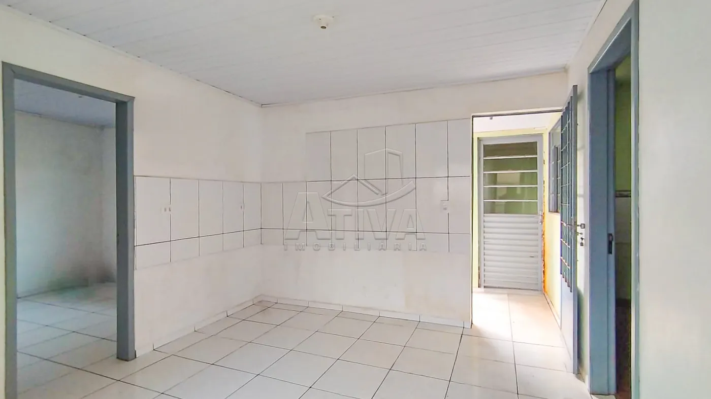 Comprar Casa / Padr&atilde;o em Toledo R$ 360.000,00 - Foto 4