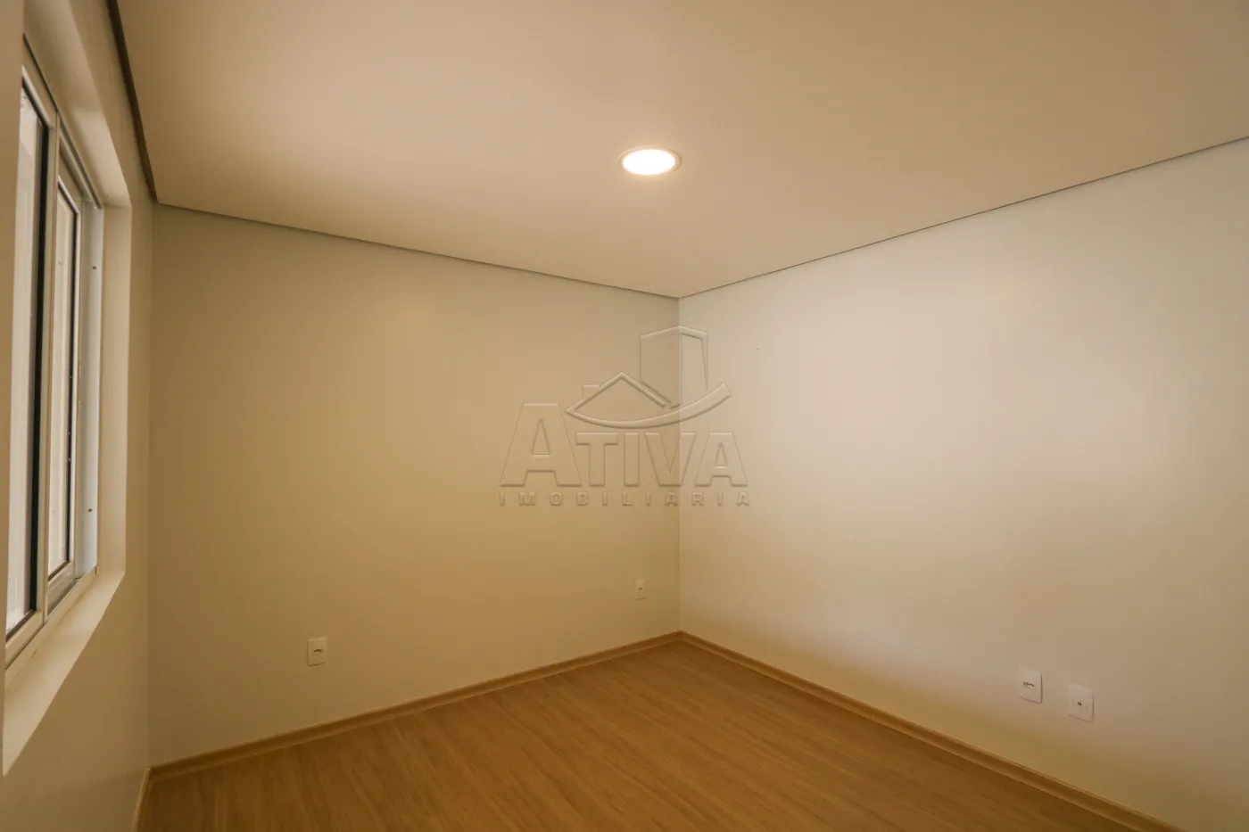 Alugar Apartamento / Padr&atilde;o em Toledo R$ 1.750,00 - Foto 12