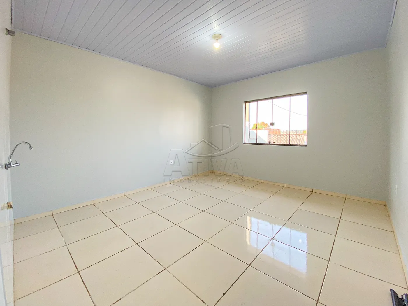 Alugar Casa / Padr&atilde;o em Toledo R$ 1.400,00 - Foto 3