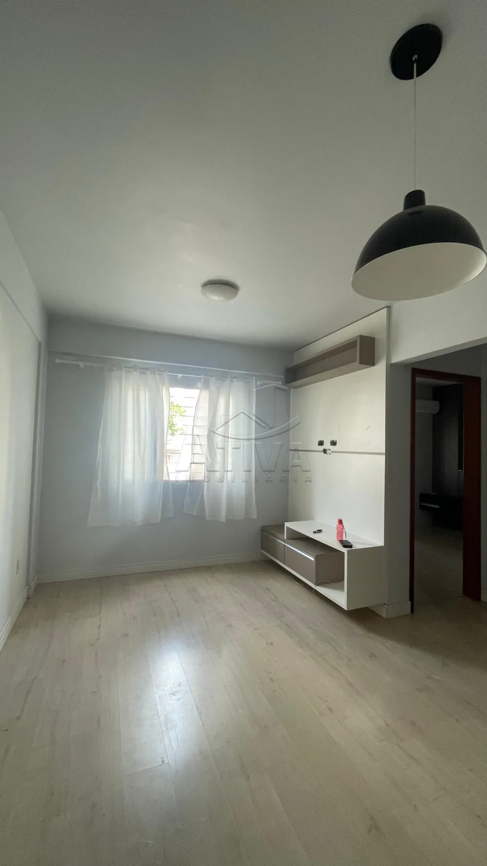 Alugar Apartamento / Padr&atilde;o em Toledo R$ 1.650,00 - Foto 1