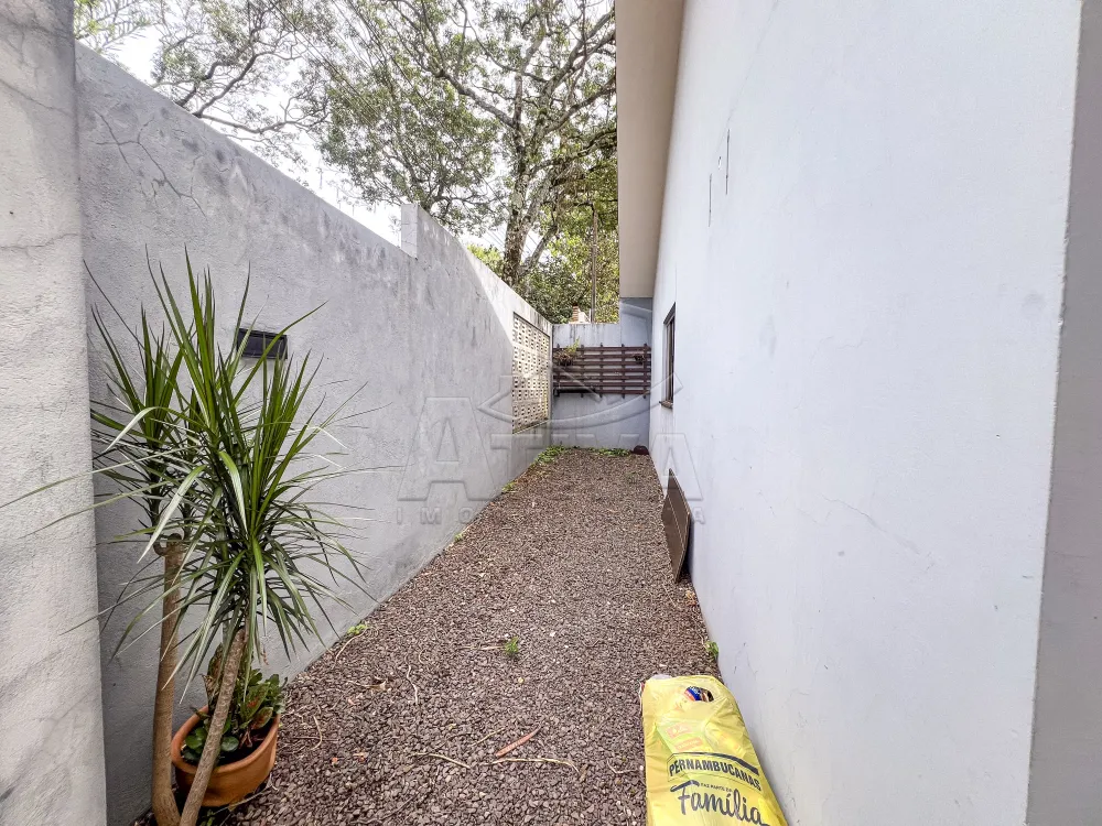 Comprar Casa / Padr&atilde;o em Toledo R$ 355.000,00 - Foto 10