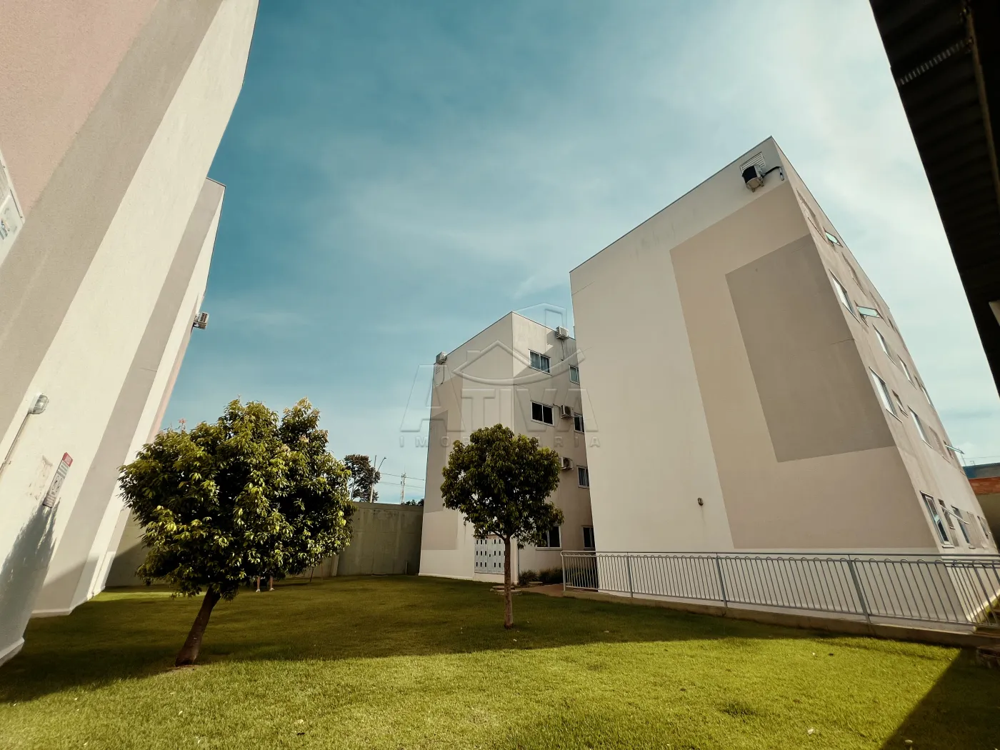 Alugar Apartamento / Padr&atilde;o em Toledo R$ 1.500,00 - Foto 2