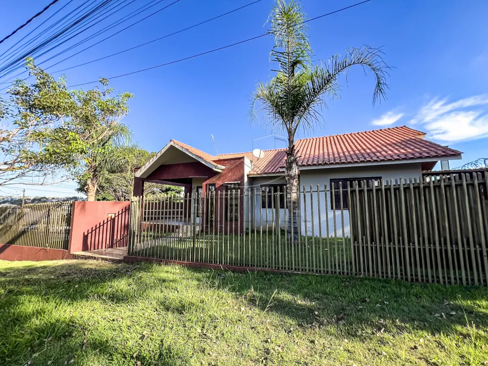 Alugar Casa / Padr&atilde;o em Toledo R$ 3.000,00 - Foto 1