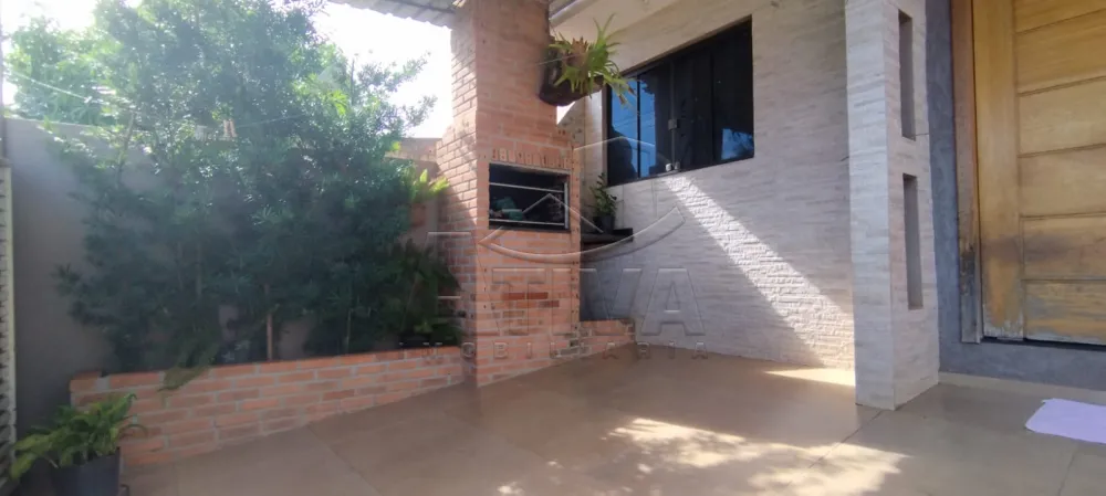 Comprar Casa / Padr&atilde;o em Toledo R$ 295.000,00 - Foto 2