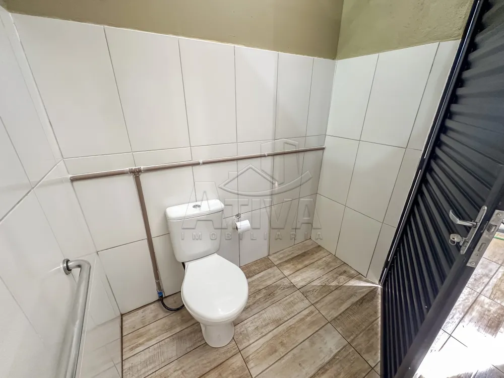 Alugar Comercial / Barrac&atilde;o em Toledo R$ 8.100,00 - Foto 6