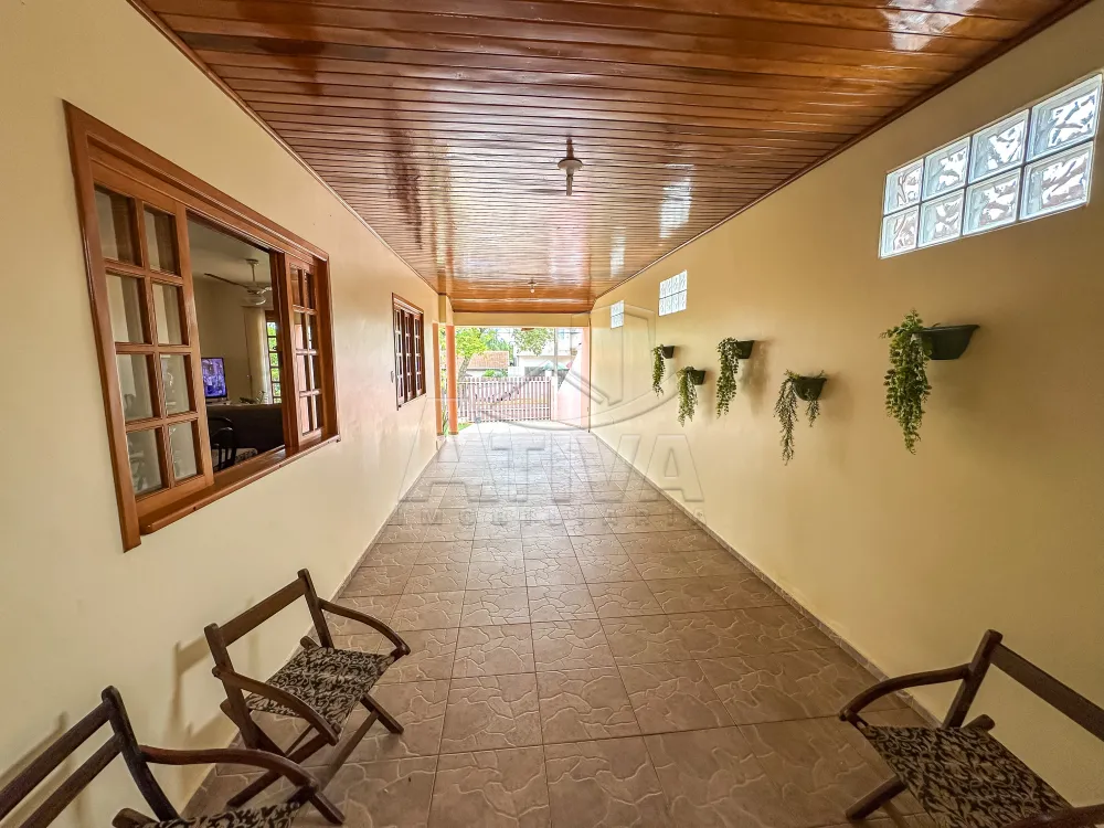 Comprar Casa / Padr&atilde;o em Toledo R$ 750.000,00 - Foto 4