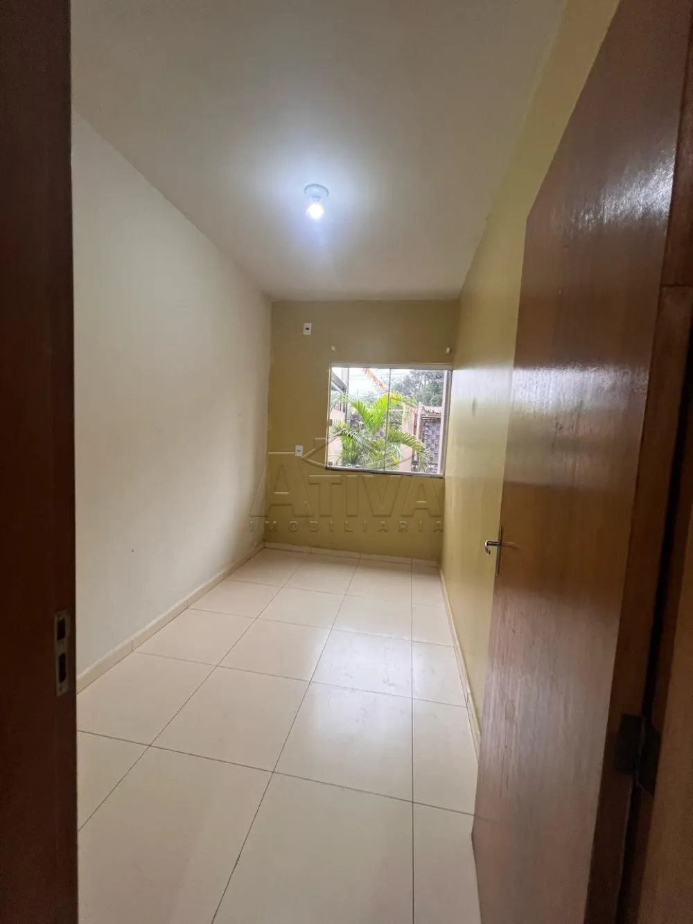 Alugar Casa / Padr&atilde;o em Toledo R$ 1.300,00 - Foto 5