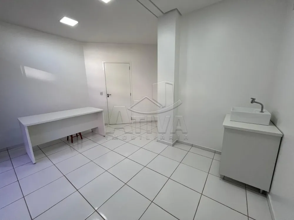 Alugar Comercial / Sala Comercial em Toledo R$ 7.500,00 - Foto 8