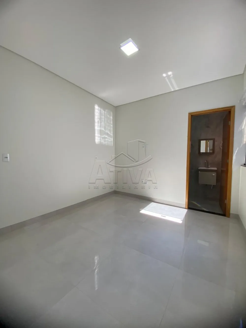 Comprar Casa / Padr&atilde;o em Toledo R$ 300.000,00 - Foto 5