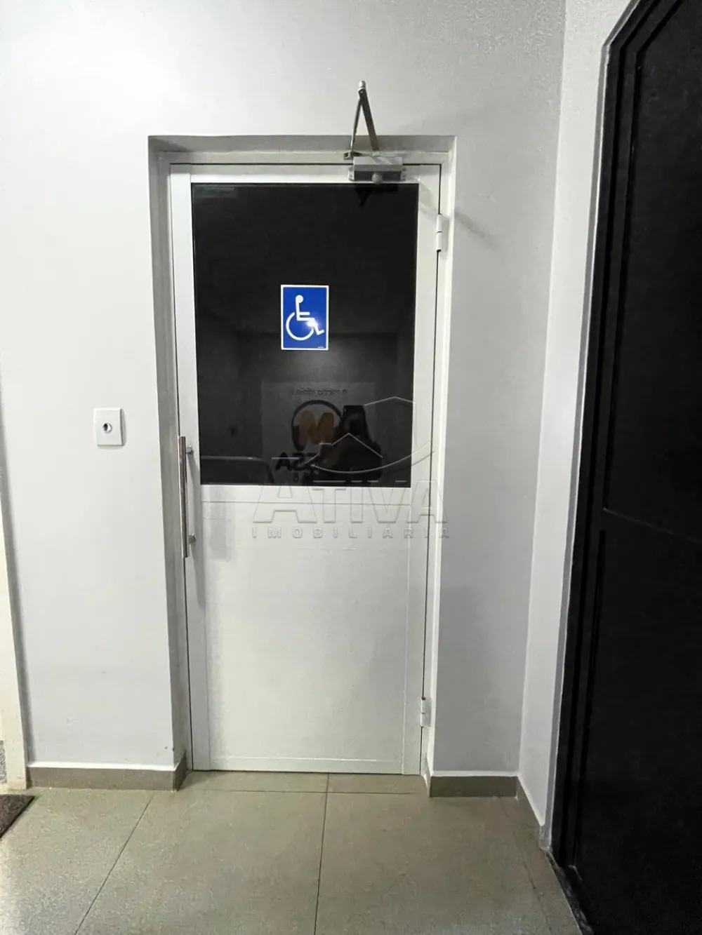 Alugar Comercial / Sala Comercial em Toledo R$ 2.200,00 - Foto 2