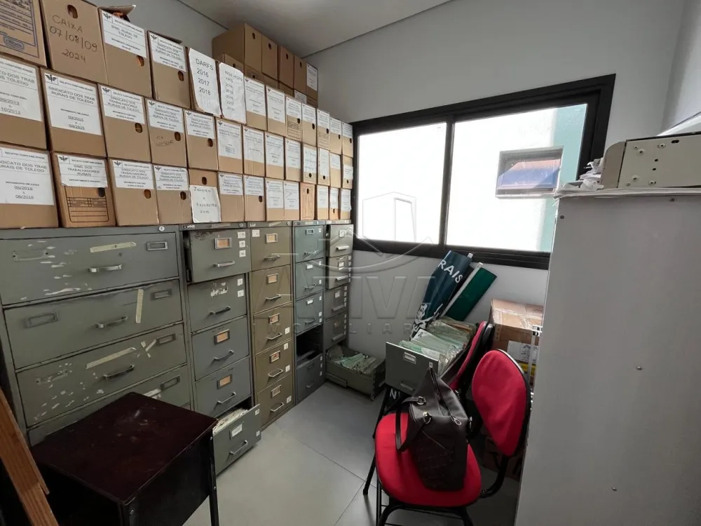 Alugar Comercial / Sala Comercial em Toledo R$ 2.200,00 - Foto 8