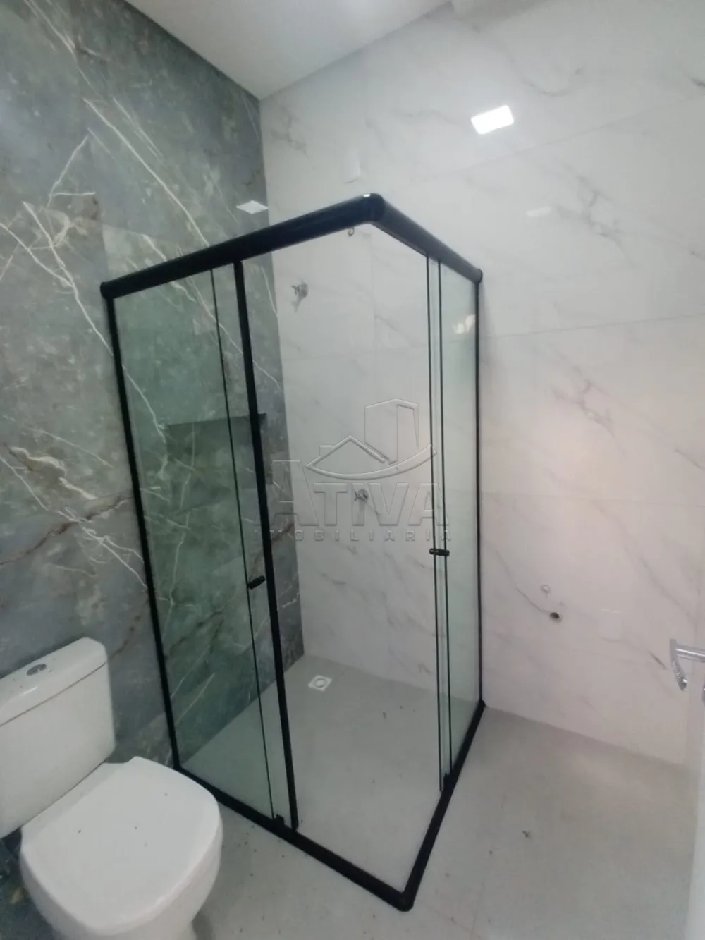 Comprar Casa / Padr&atilde;o em Toledo R$ 480.000,00 - Foto 4