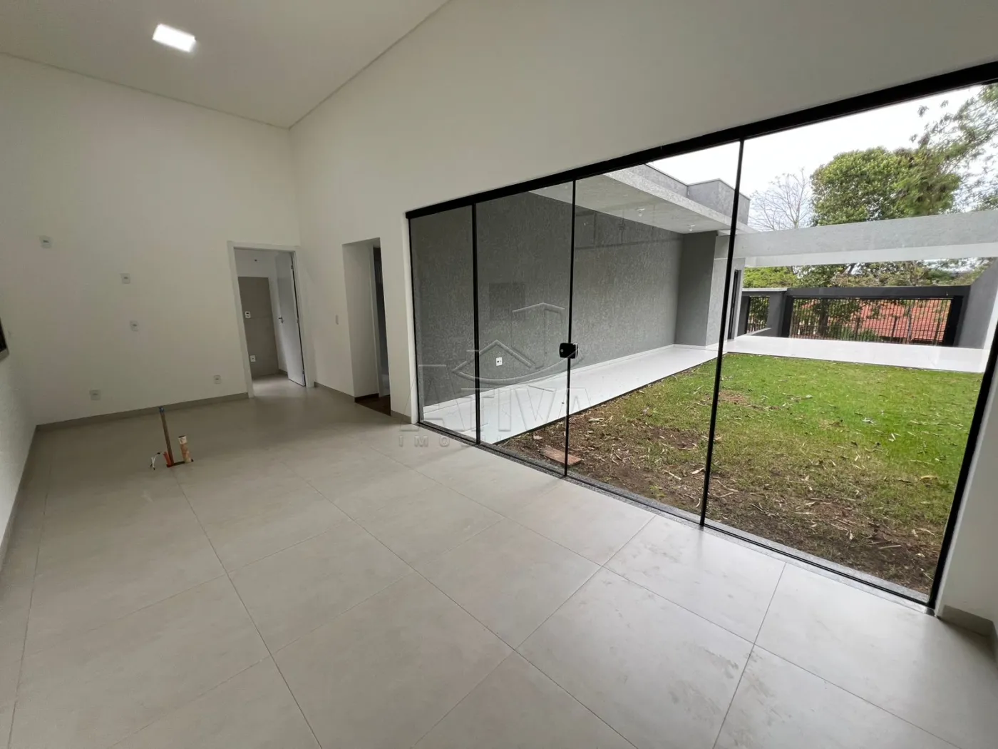 Comprar Casa / Padr&atilde;o em Toledo R$ 690.000,00 - Foto 8