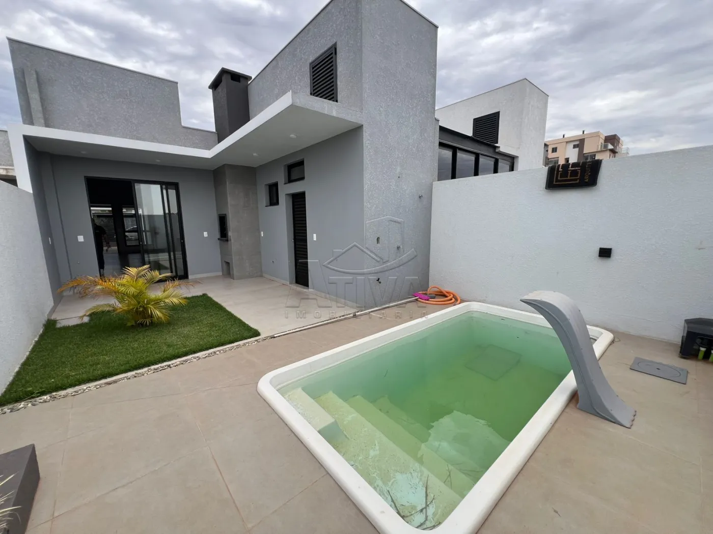 Comprar Casa / Padr&atilde;o em Toledo R$ 640.000,00 - Foto 4