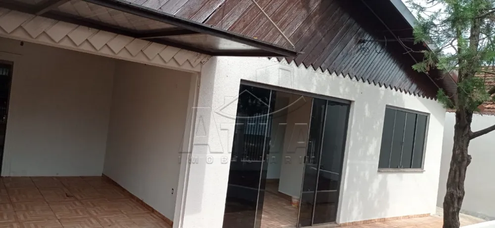 Comprar Casa / Padr&atilde;o em Toledo R$ 320.000,00 - Foto 2