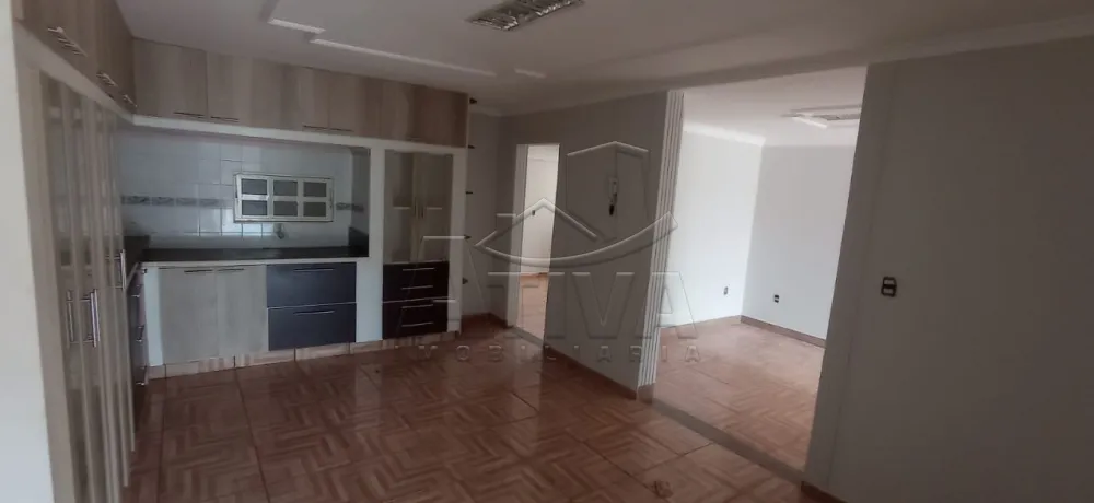 Comprar Casa / Padr&atilde;o em Toledo R$ 320.000,00 - Foto 4