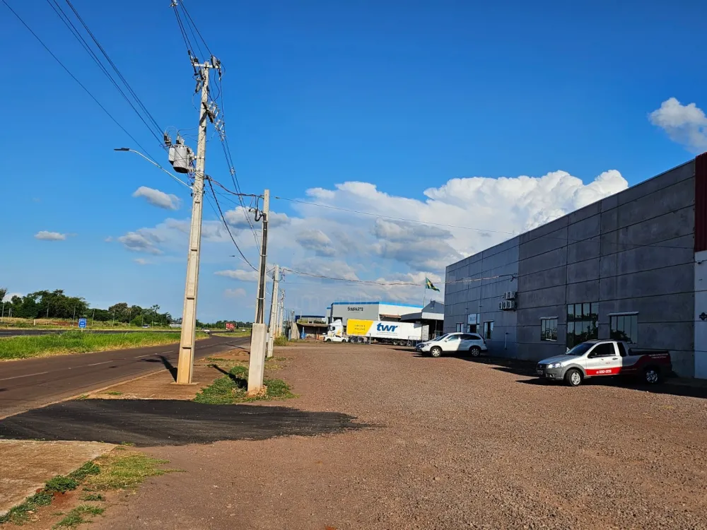 Alugar Comercial / Barrac&atilde;o em Toledo R$ 12.000,00 - Foto 6