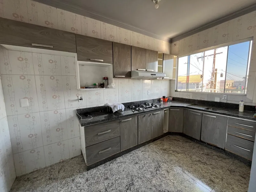 Alugar Apartamento / Padr&atilde;o em Toledo R$ 2.200,00 - Foto 3