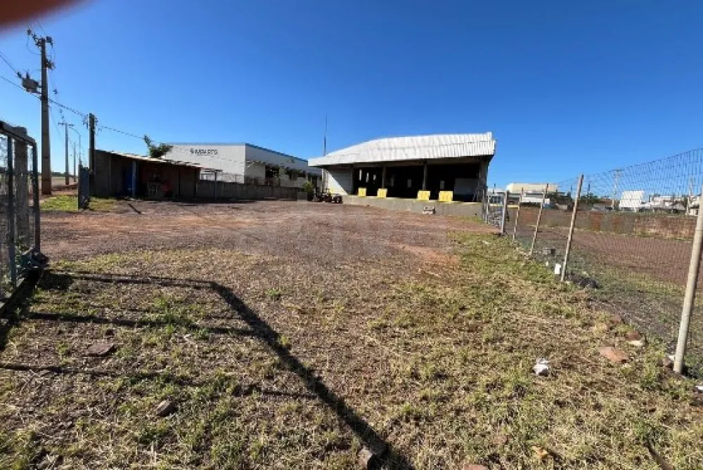 Alugar Comercial / Barrac&atilde;o em Toledo R$ 22.000,00 - Foto 4