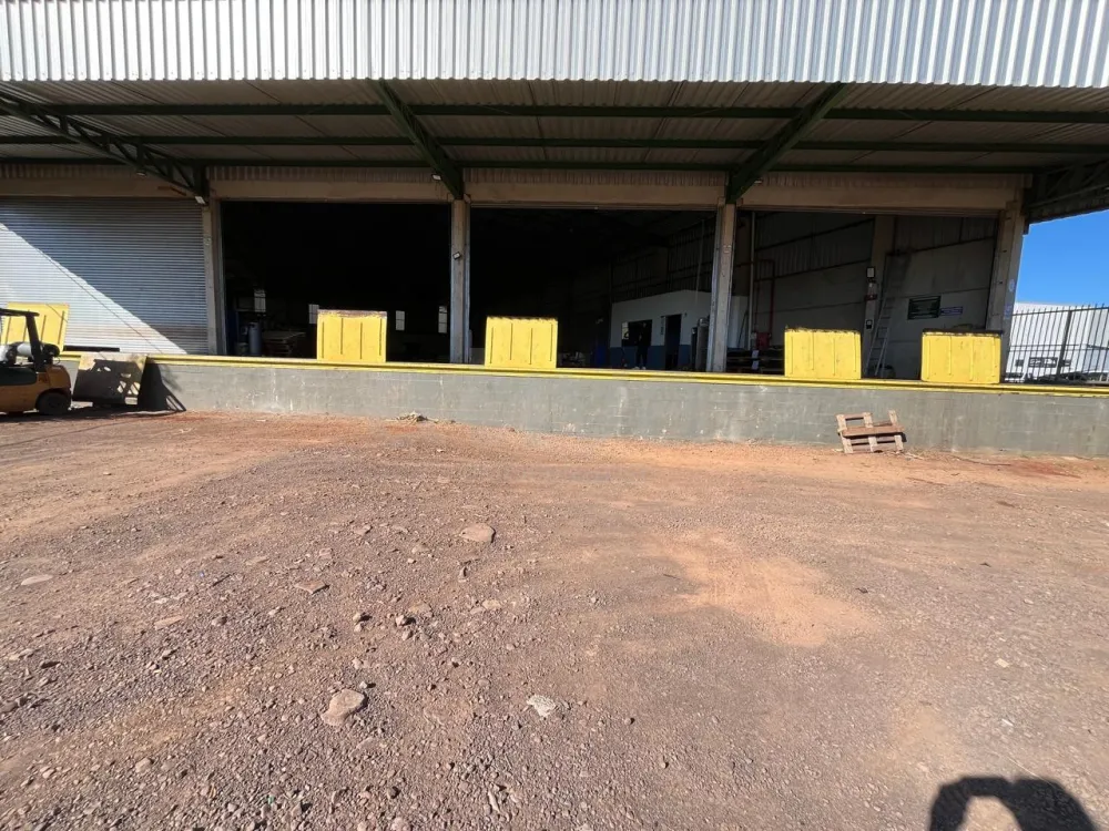 Alugar Comercial / Barrac&atilde;o em Toledo R$ 22.000,00 - Foto 6