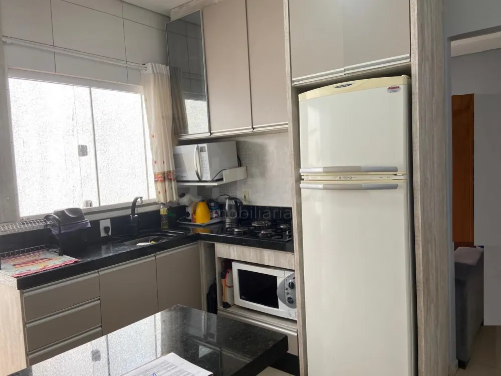 Comprar Casa / Padr&atilde;o em Toledo R$ 350.000,00 - Foto 3