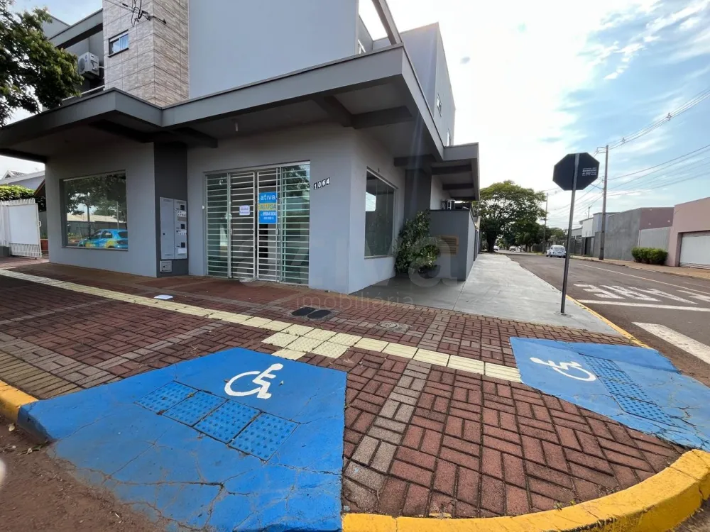 Alugar Comercial / Sala Comercial em Toledo R$ 1.700,00 - Foto 1