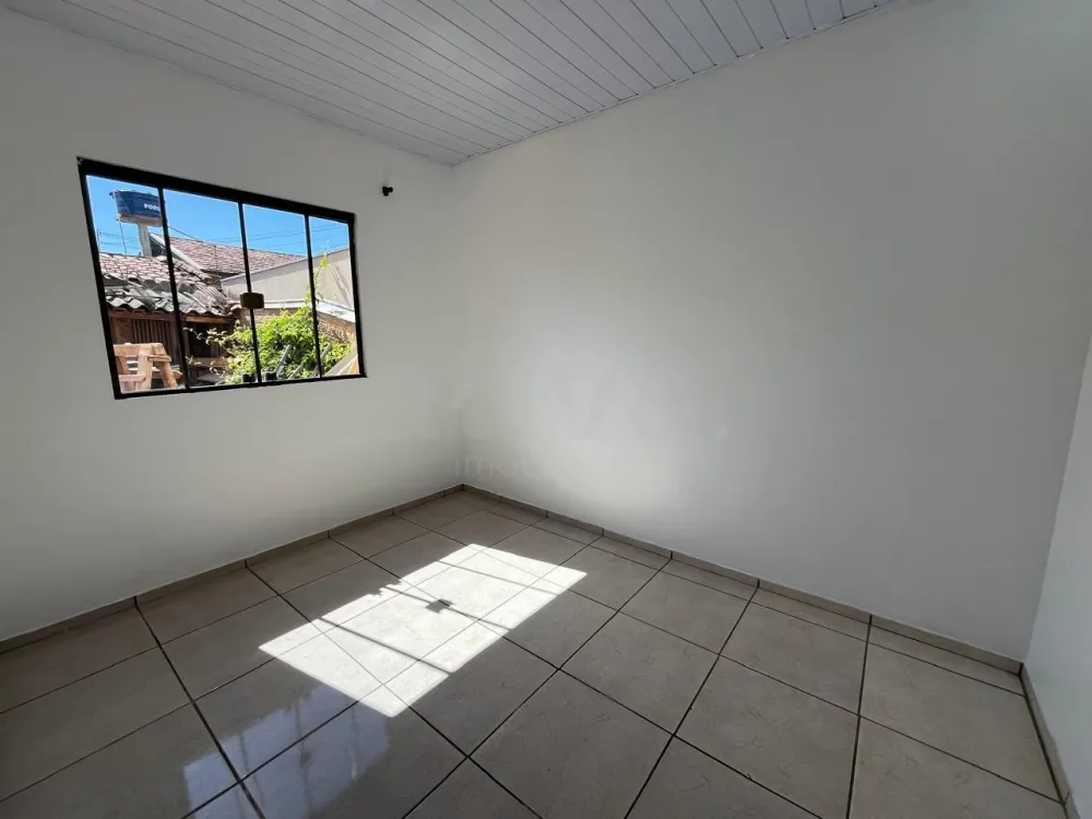 Alugar Casa / Padr&atilde;o em Toledo R$ 1.100,00 - Foto 5