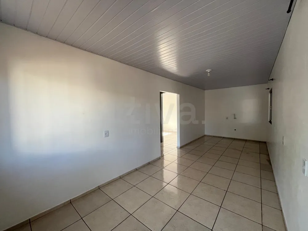 Alugar Casa / Padr&atilde;o em Toledo R$ 1.100,00 - Foto 3