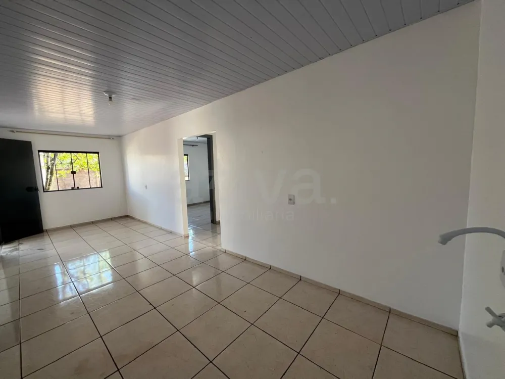Alugar Casa / Padr&atilde;o em Toledo R$ 1.100,00 - Foto 4