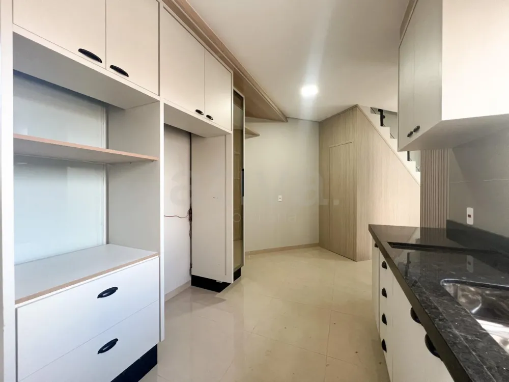 Alugar Casa / Sobrado em Toledo R$ 2.950,00 - Foto 6