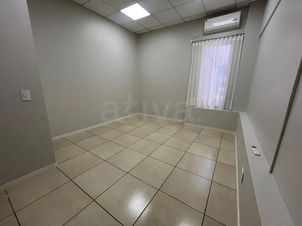 Alugar Comercial / Sala Comercial em Toledo R$ 1.300,00 - Foto 6