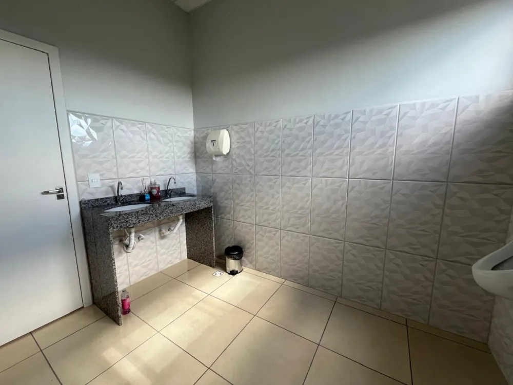 Alugar Comercial / Sala Comercial em Toledo R$ 1.100,00 - Foto 9