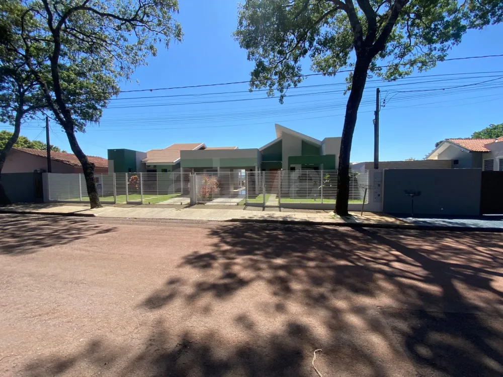 Alugar Casa / Padr&atilde;o em Toledo R$ 3.500,00 - Foto 1