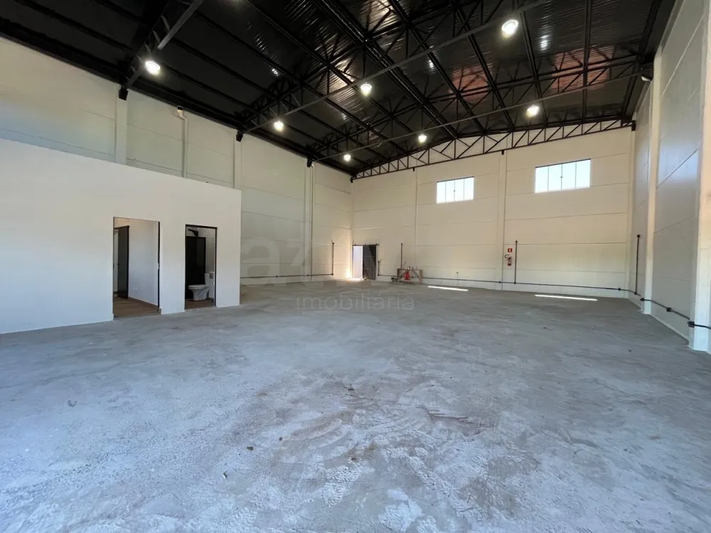 Alugar Comercial / Barrac&atilde;o em Toledo R$ 6.500,00 - Foto 2