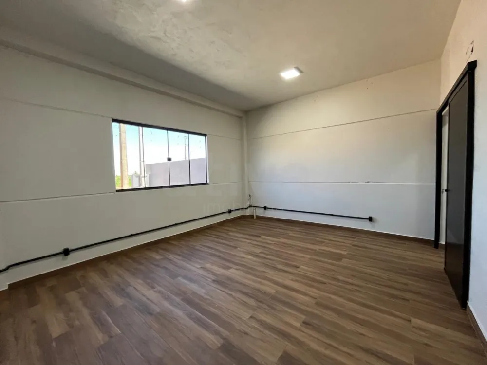 Alugar Comercial / Barrac&atilde;o em Toledo R$ 6.500,00 - Foto 4