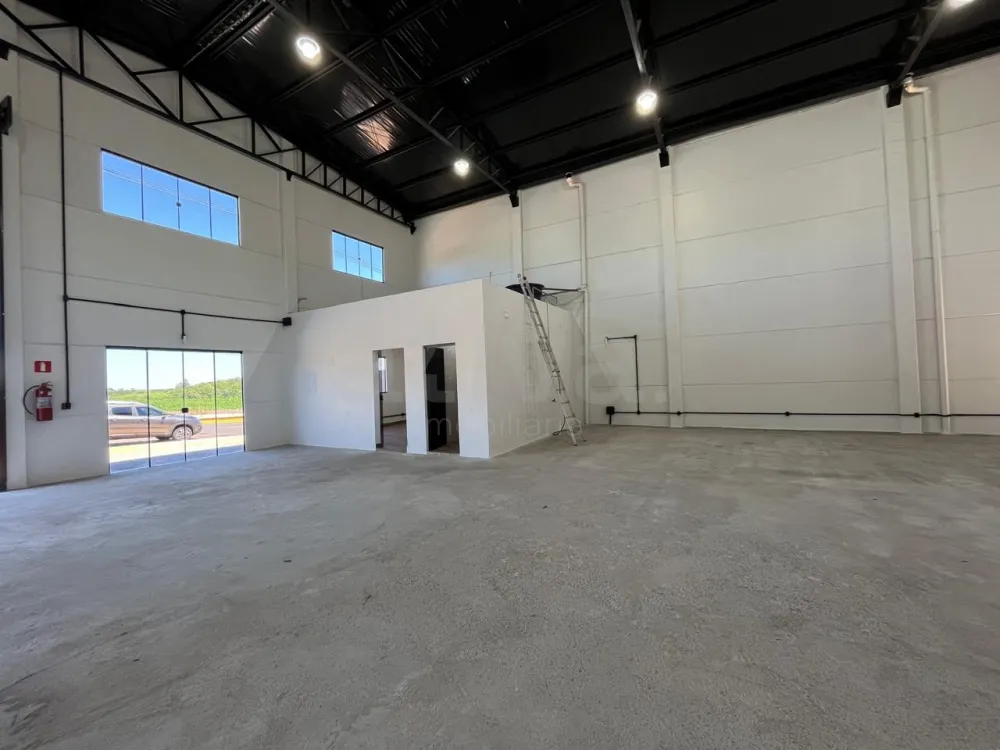 Alugar Comercial / Barrac&atilde;o em Toledo R$ 6.500,00 - Foto 5