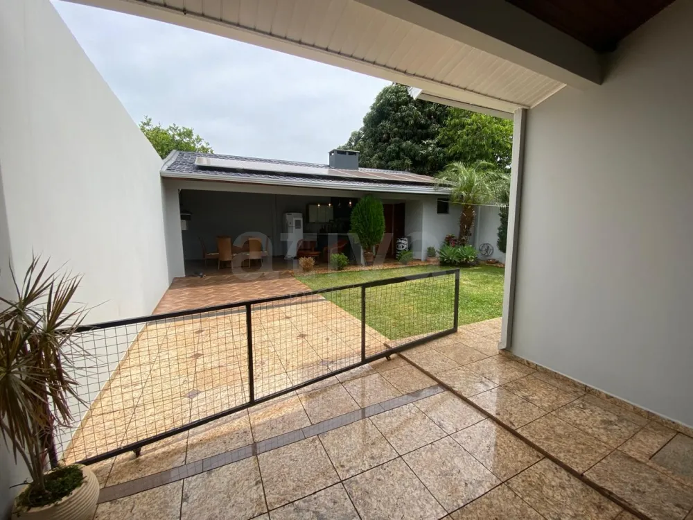 Comprar Casa / Padr&atilde;o em Toledo R$ 550.000,00 - Foto 5