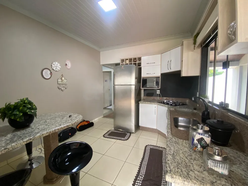 Comprar Casa / Padr&atilde;o em Toledo R$ 550.000,00 - Foto 6