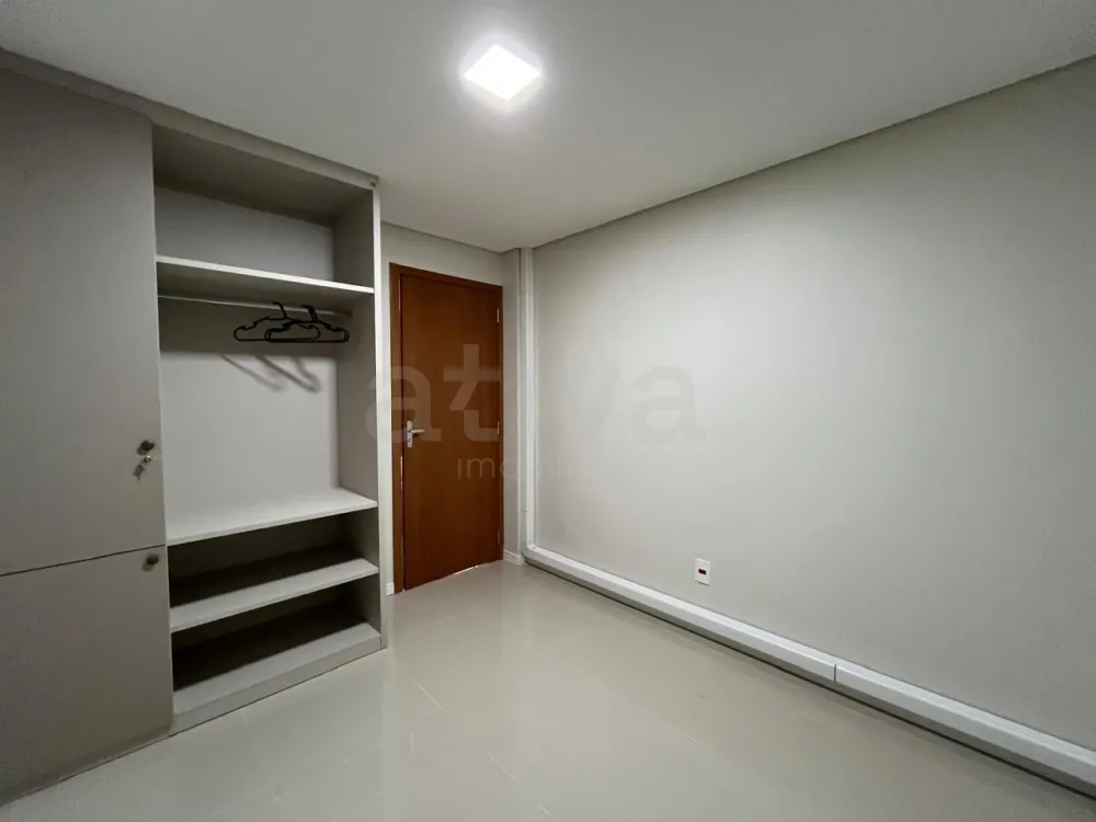 Alugar Apartamento / Padr&atilde;o em Toledo R$ 2.700,00 - Foto 8
