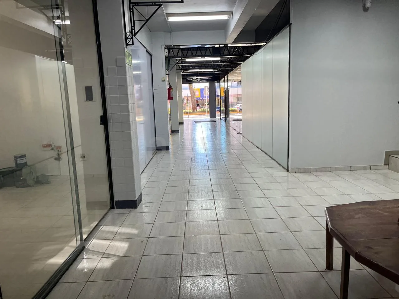 Alugar Comercial / Sala Comercial em Toledo R$ 1.000,00 - Foto 2