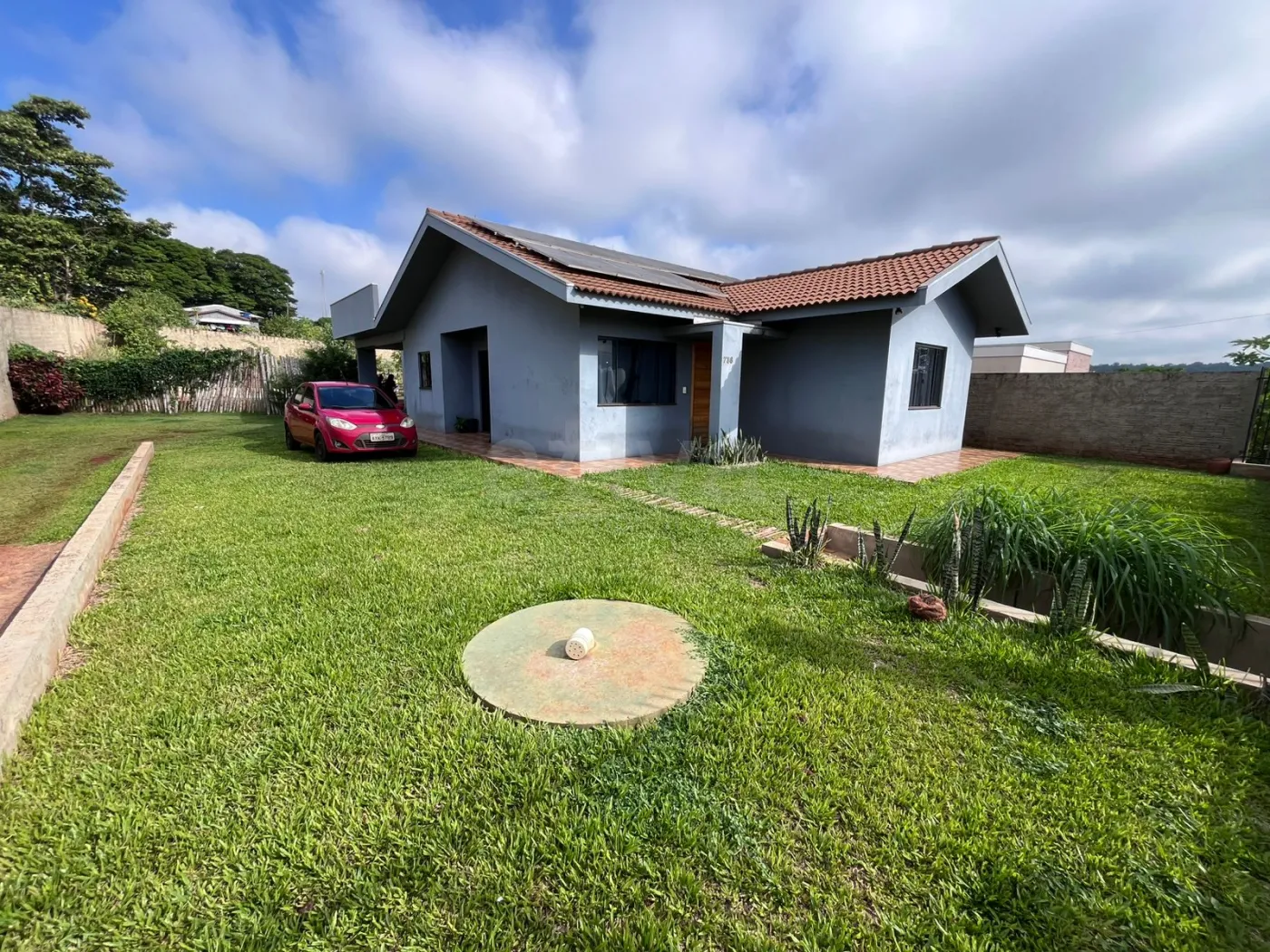 Comprar Casa / Padr&atilde;o em Toledo R$ 650.000,00 - Foto 1