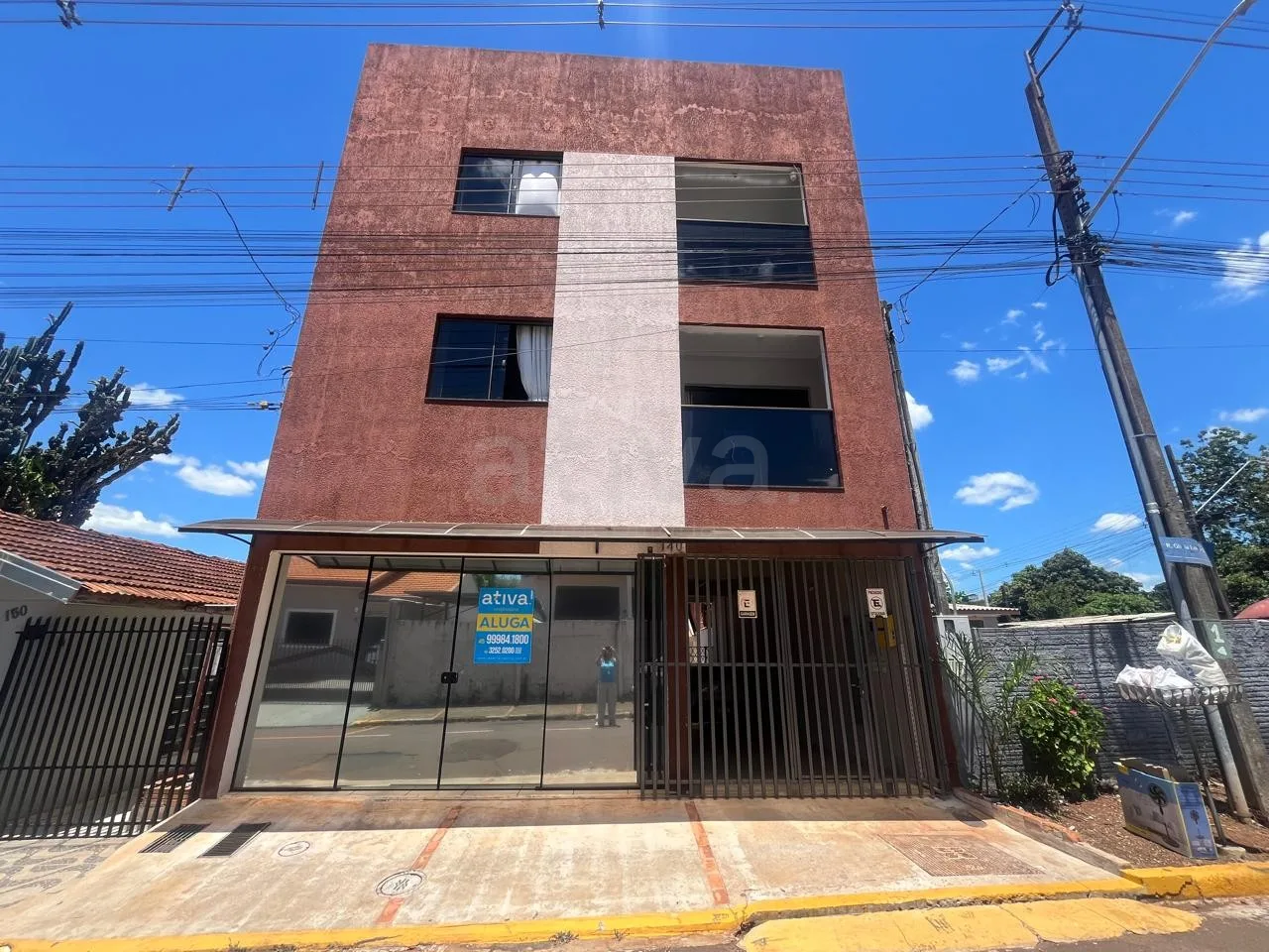 Alugar Comercial / Sala Comercial em Toledo R$ 1.650,00 - Foto 1