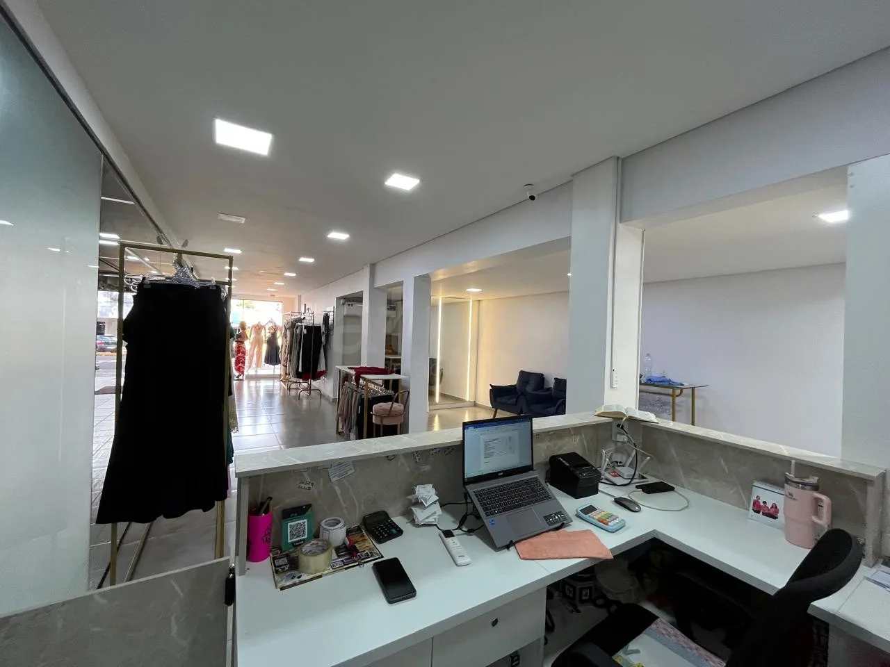 Alugar Comercial / Edificio Comercial em Toledo R$ 3.200,00 - Foto 4