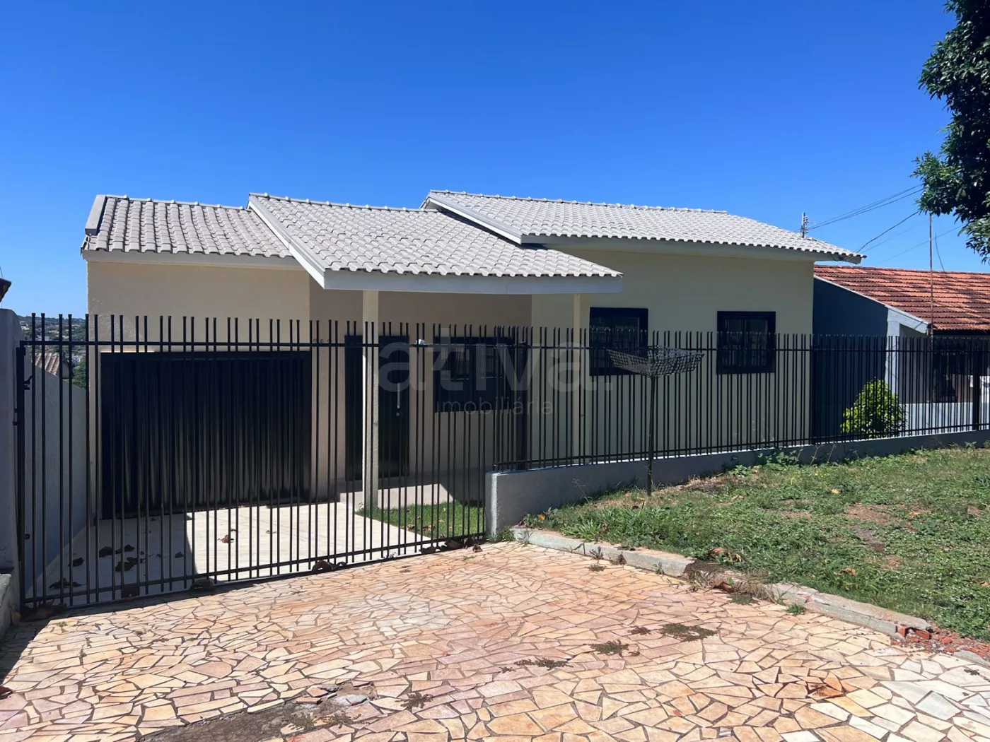 Comprar Casa / Padr&atilde;o em Toledo R$ 450.000,00 - Foto 2