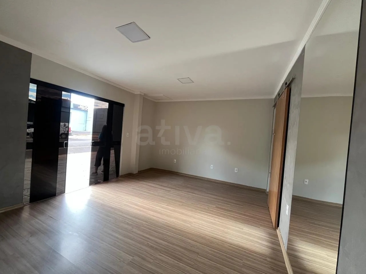 Alugar Comercial / Sala Comercial em Toledo R$ 7.000,00 - Foto 2