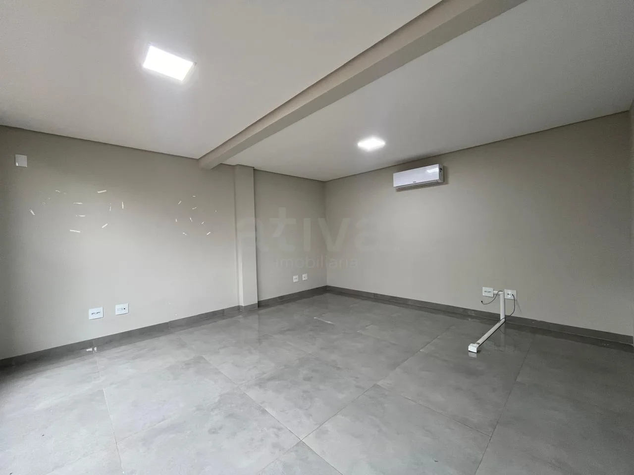 Alugar Comercial / Sala Comercial em Toledo R$ 5.500,00 - Foto 2