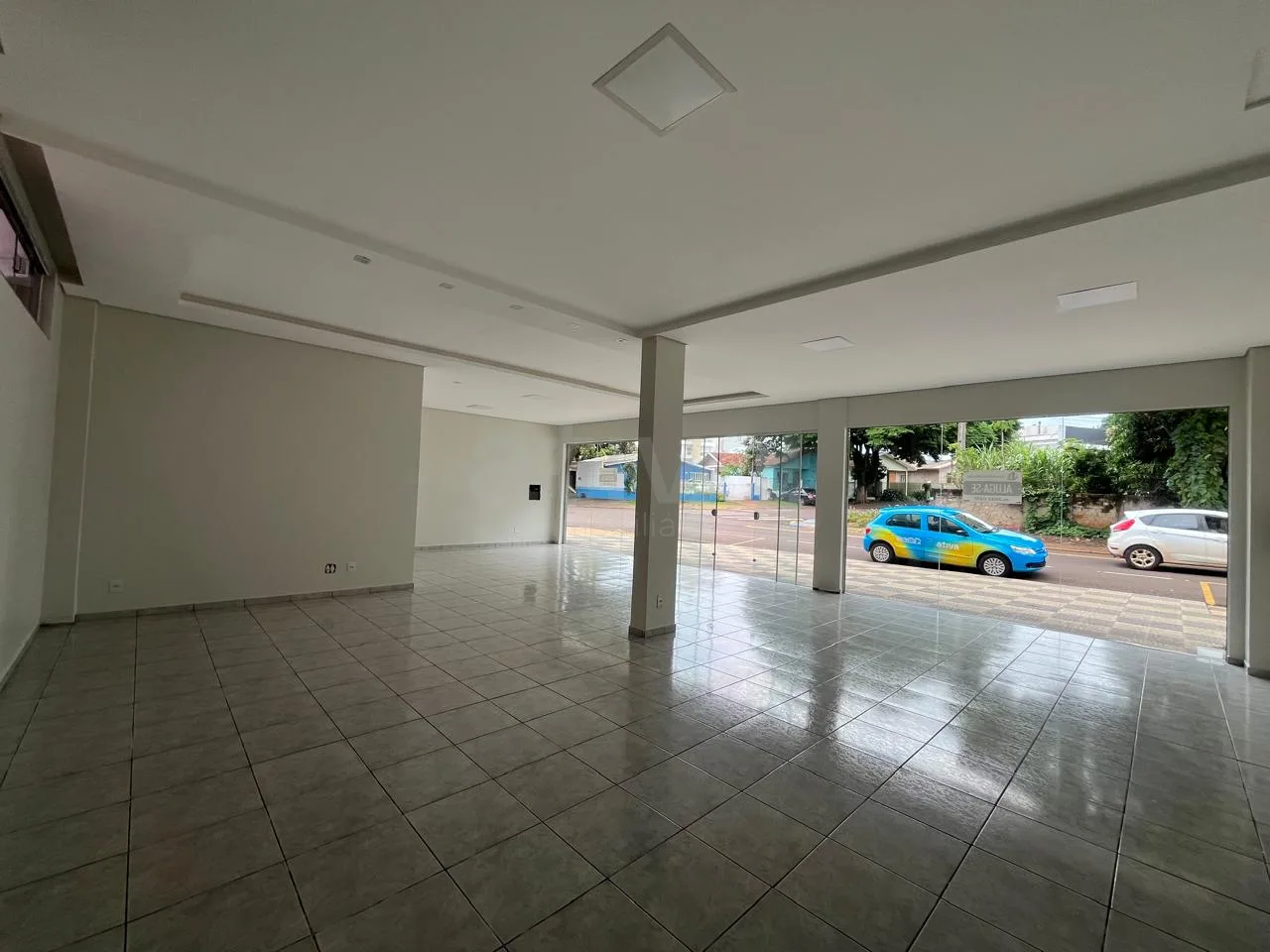 Alugar Comercial / Sala Comercial em Toledo R$ 3.300,00 - Foto 4