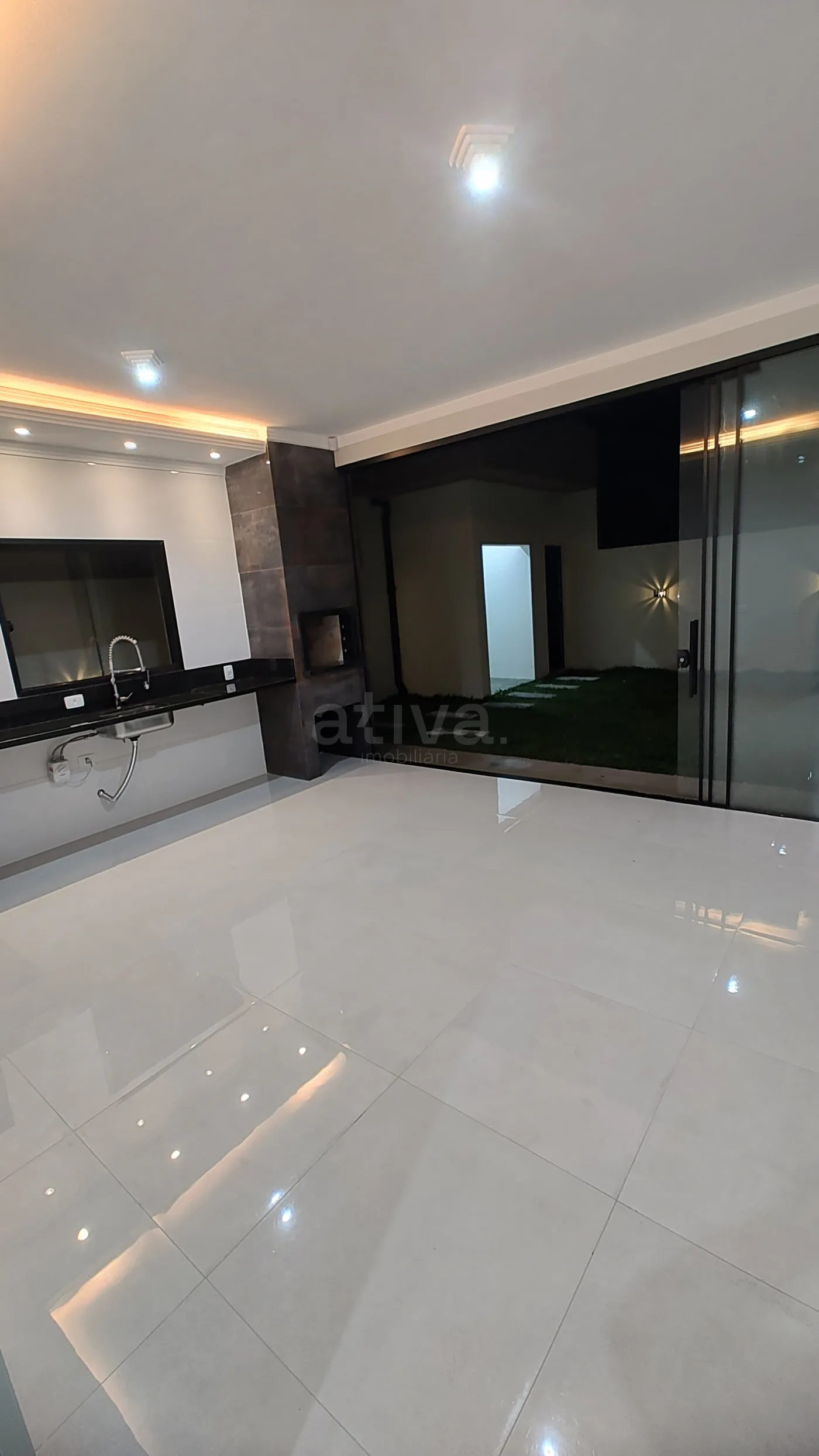 Comprar Casa / Padr&atilde;o em Guaratuba R$ 650.000,00 - Foto 13